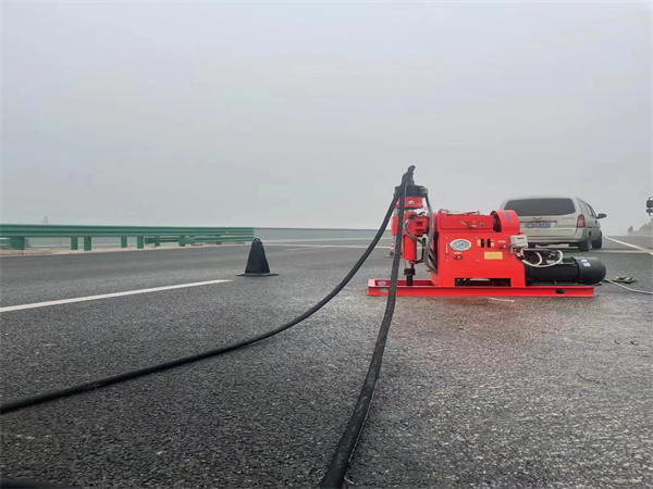 灞桥马路路基路面开裂下沉注浆加固灌浆